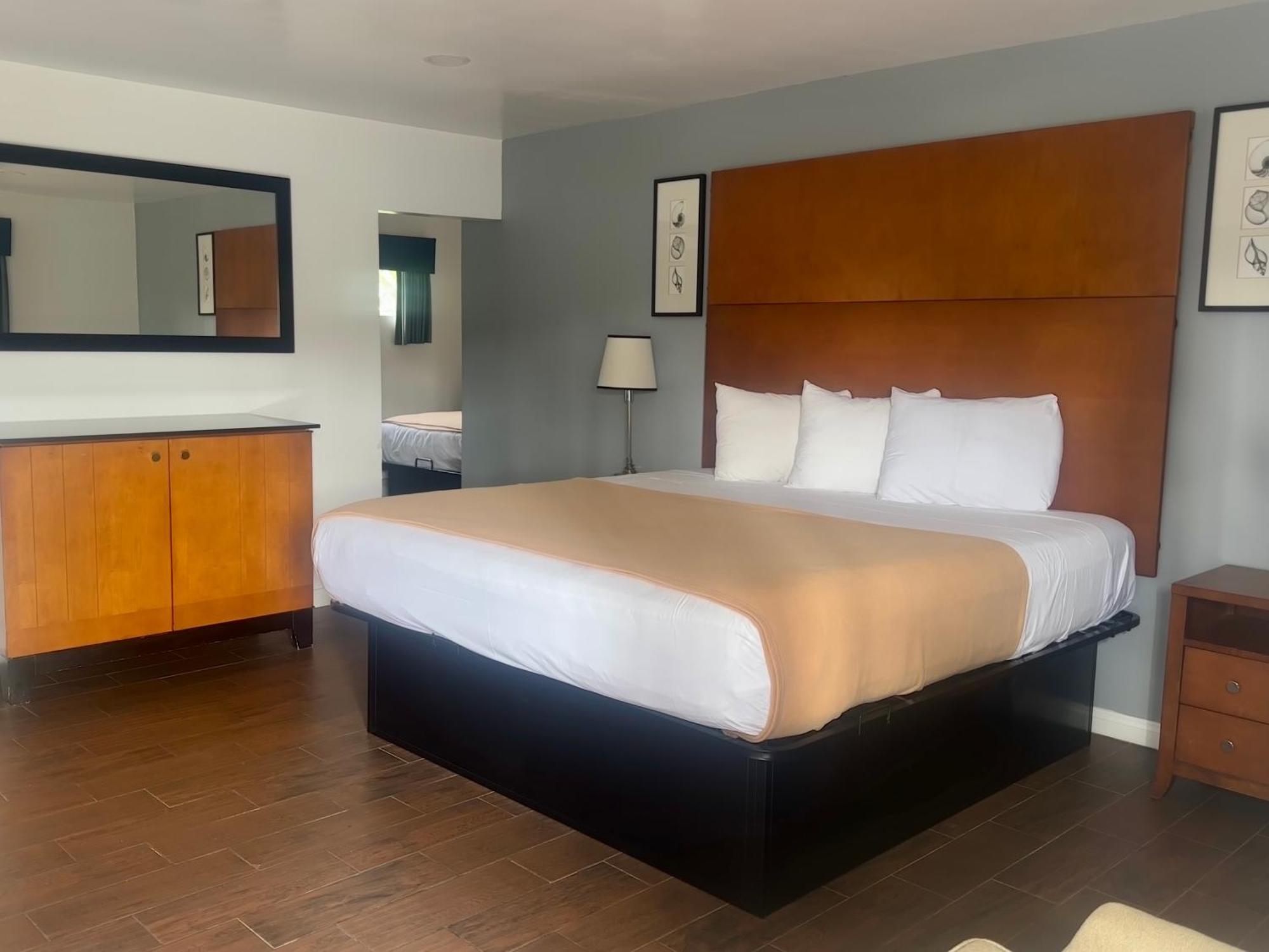 Oceanside Inn & Suites エクステリア 写真
