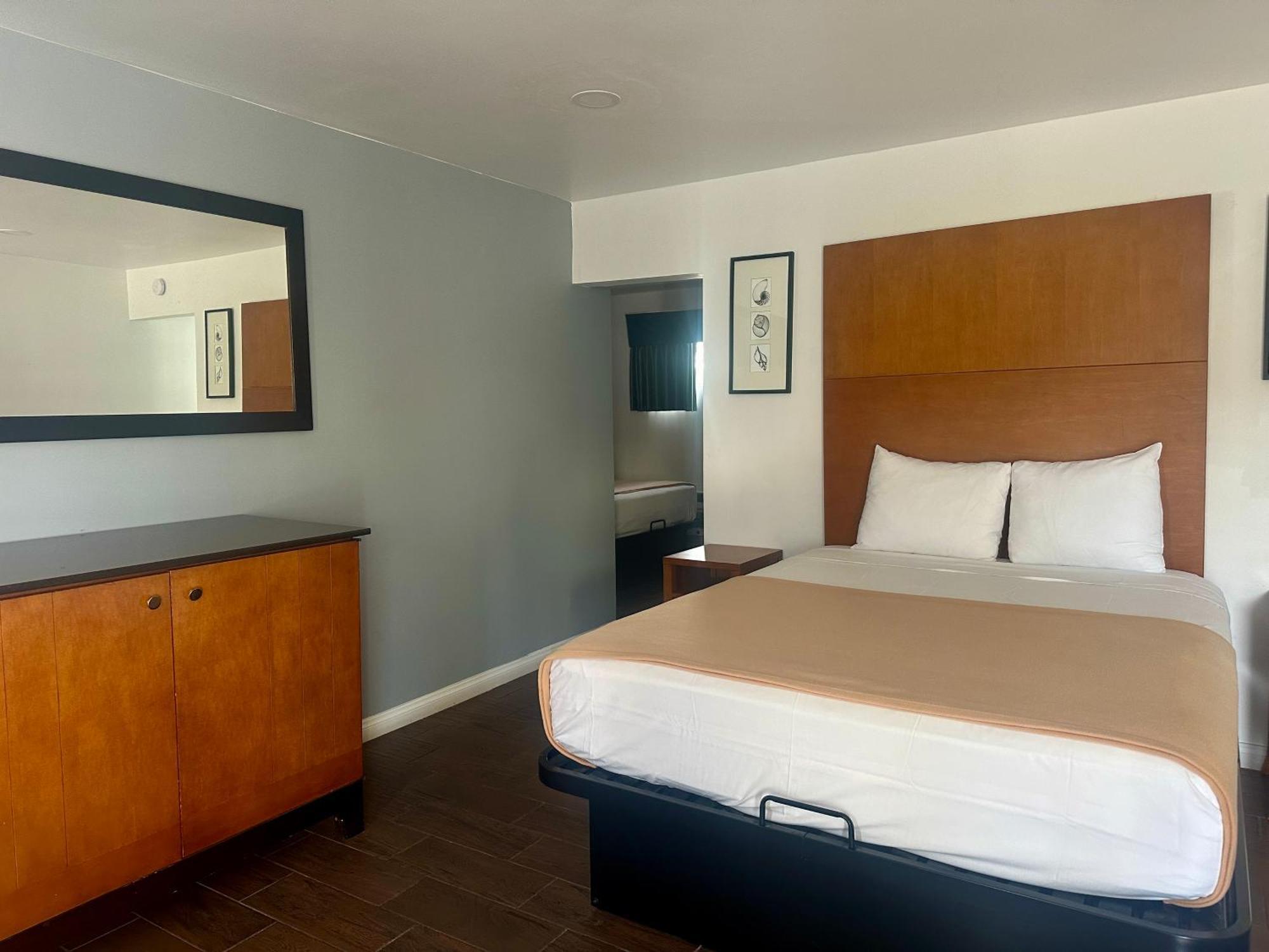 Oceanside Inn & Suites エクステリア 写真