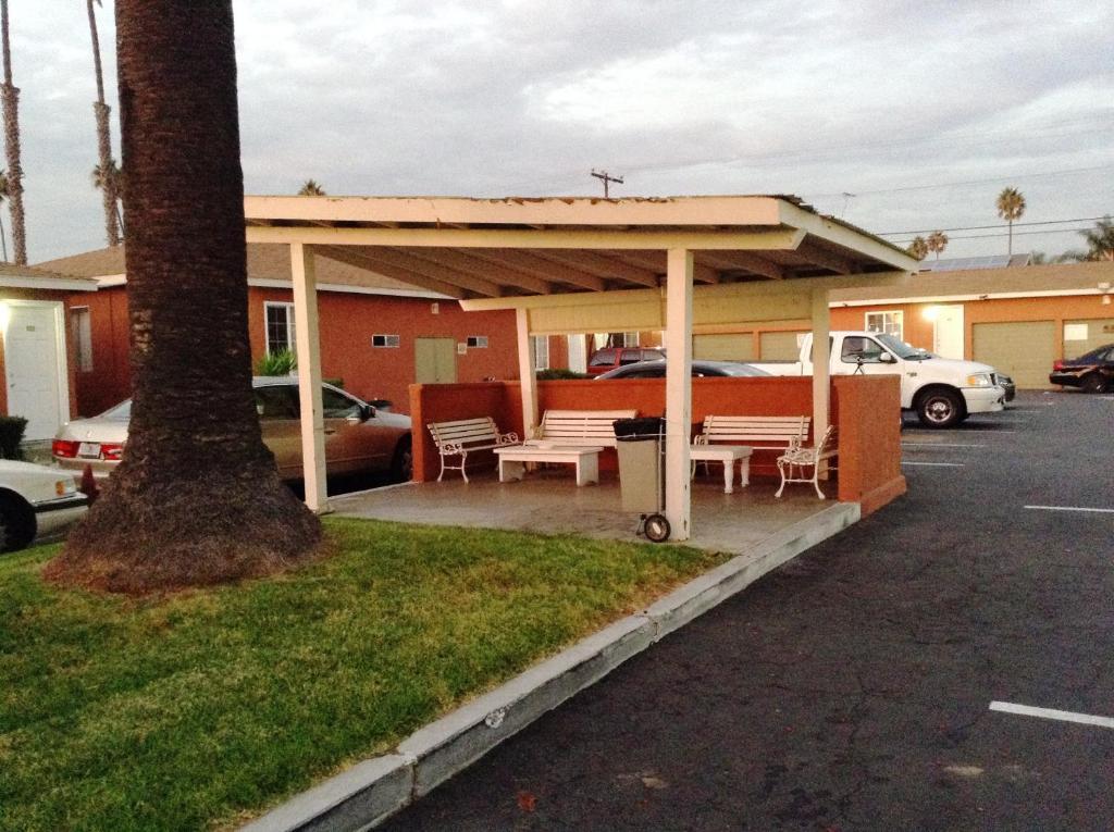 Oceanside Inn & Suites エクステリア 写真