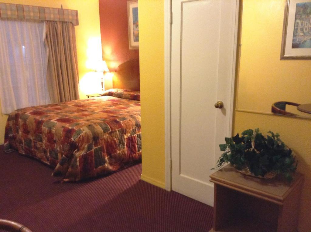 Oceanside Inn & Suites 部屋 写真