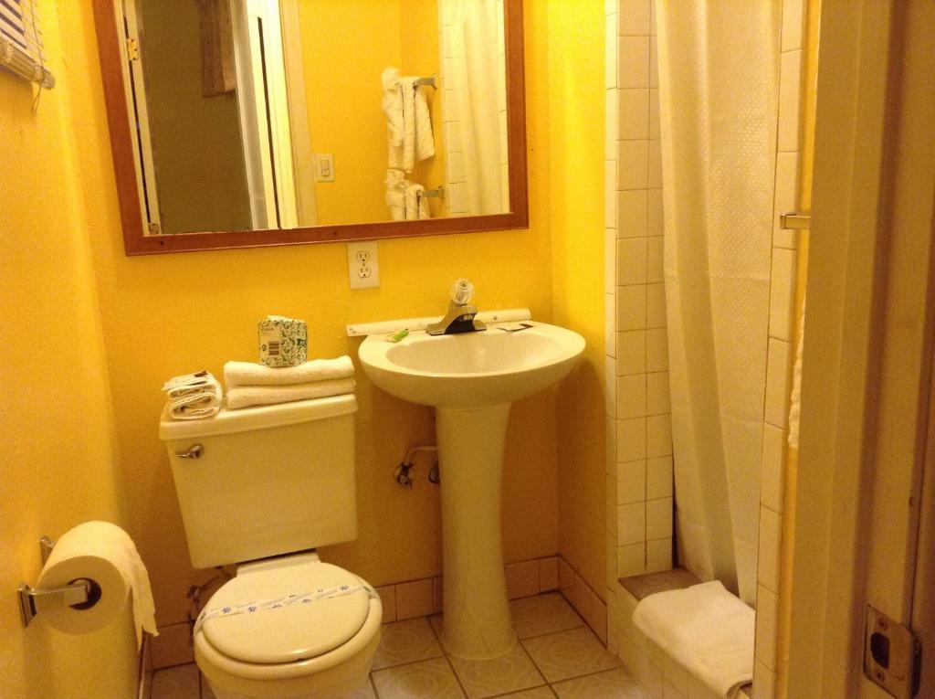 Oceanside Inn & Suites エクステリア 写真