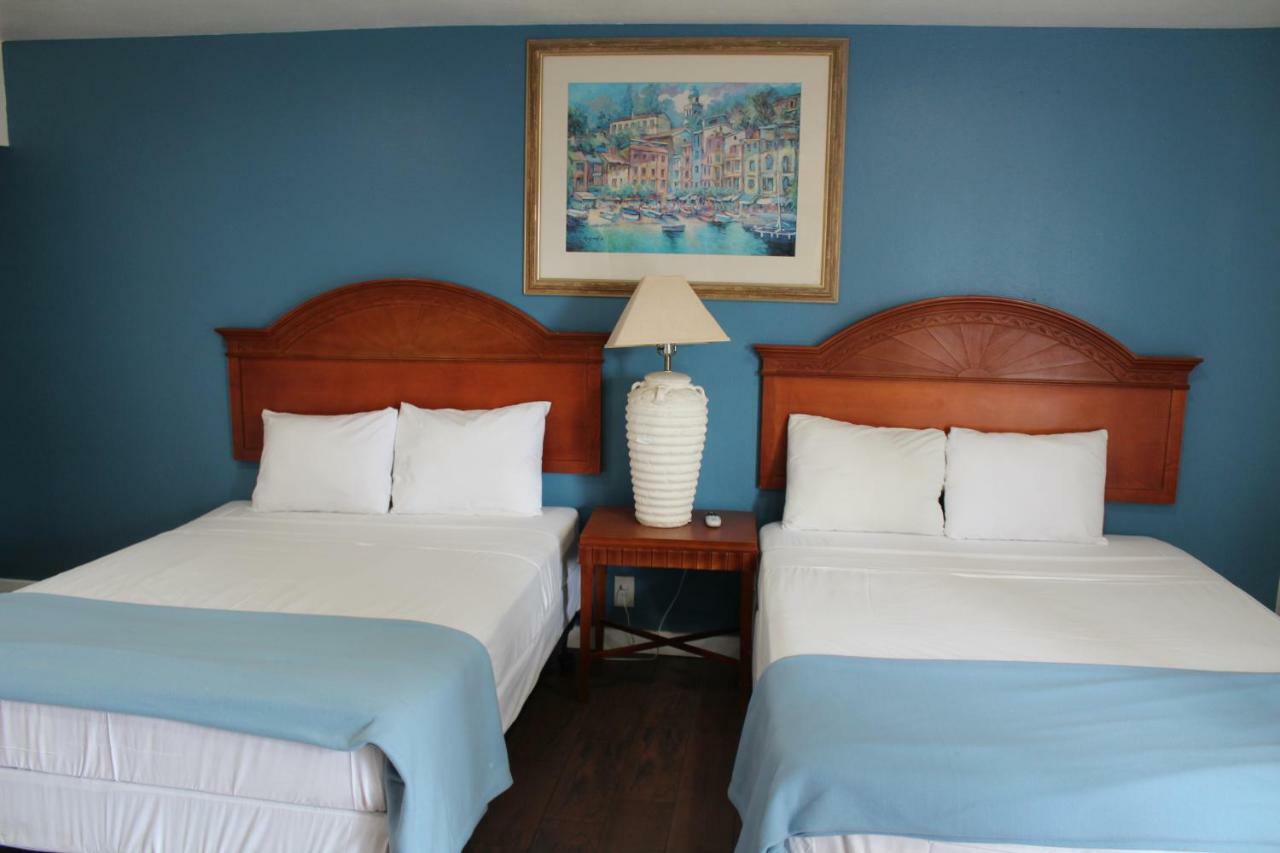 Oceanside Inn & Suites エクステリア 写真