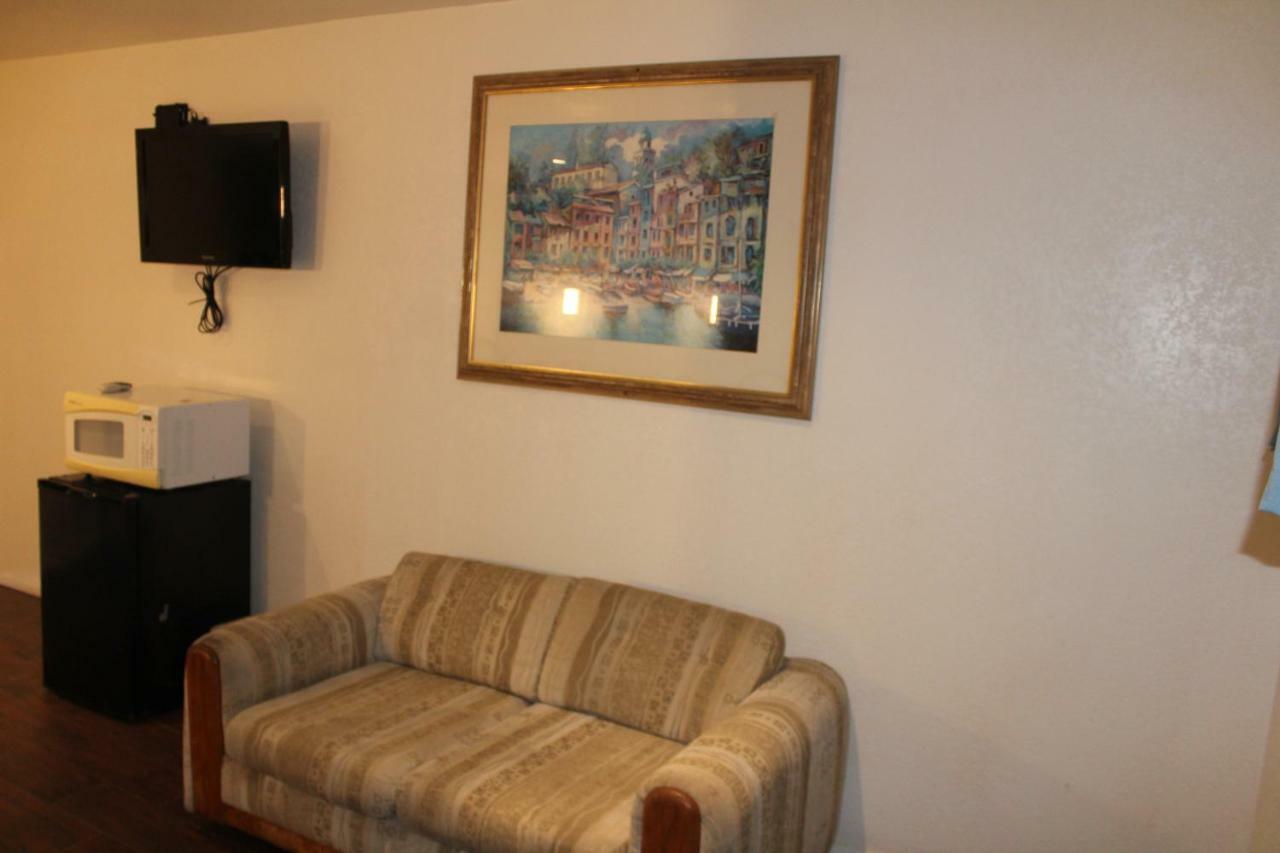 Oceanside Inn & Suites エクステリア 写真