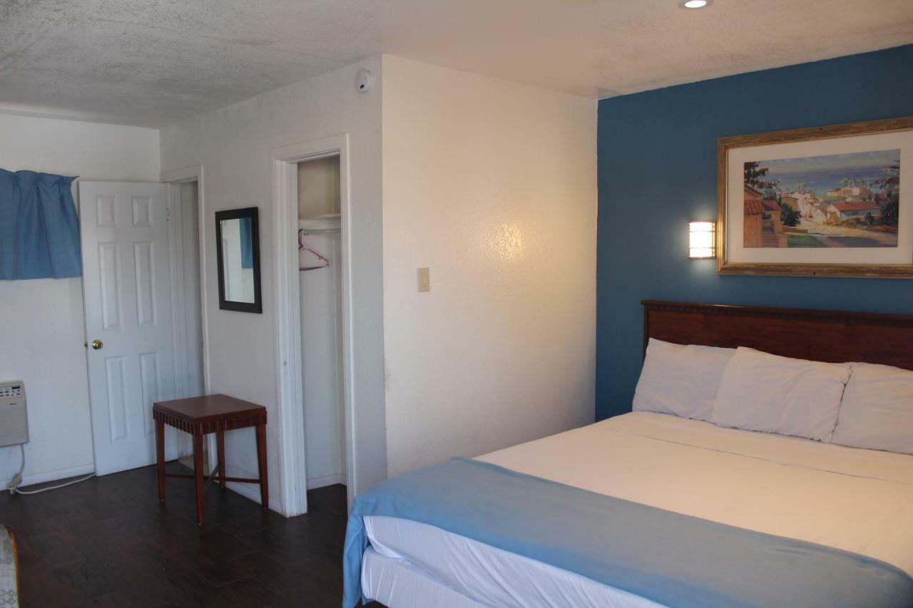 Oceanside Inn & Suites エクステリア 写真
